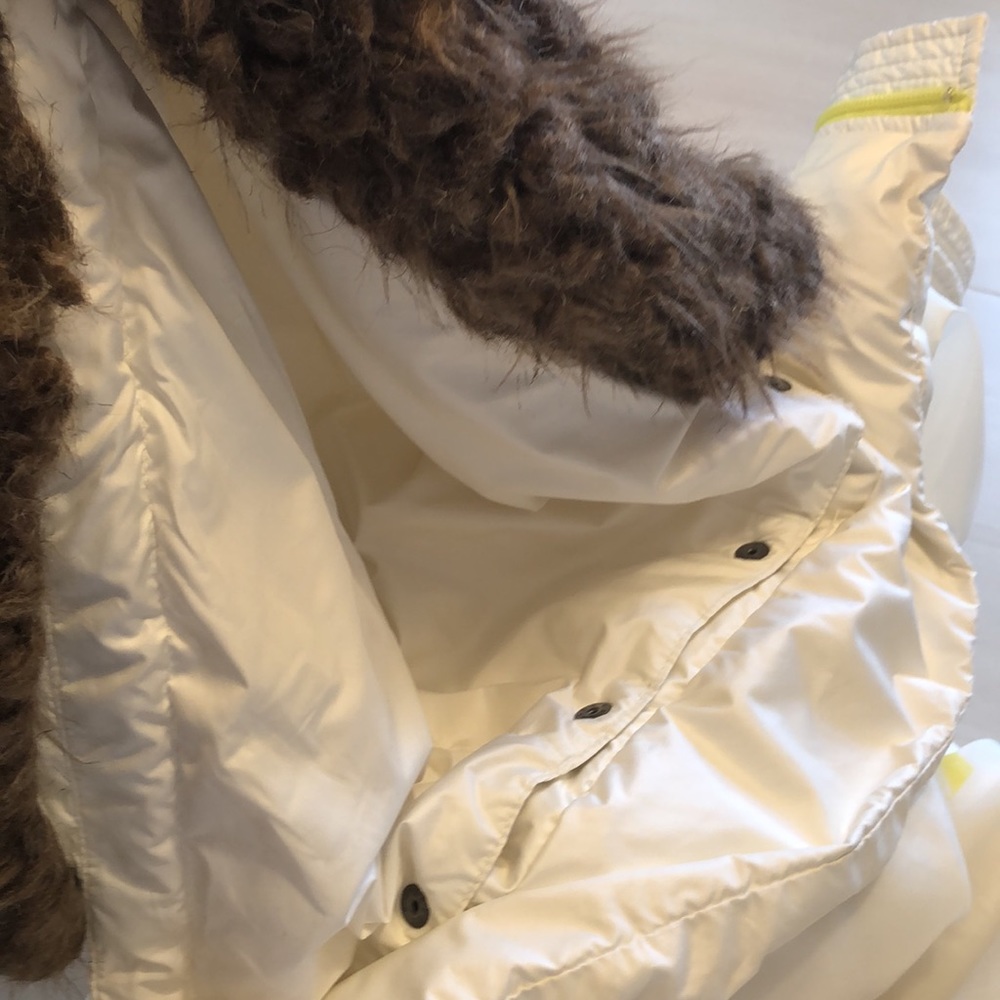 GAP Puffer Jacket with Faux Fur Lined Removable Hood. Great Jacket! - Picture 6 of 9